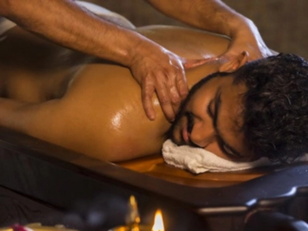 “Traditional Ayurvedic treatment therapy at Sreechitra Ayur Home Kerala”